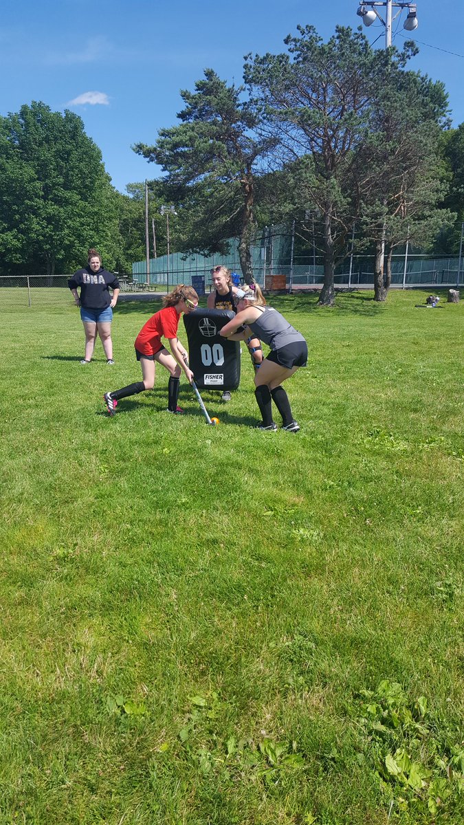 Coach_Provost's tweet photo. #WMFH A great summer practice with these ladies!! It was definitely a hot one π₯π₯π₯π₯π₯ #handeyedrills #3v2drills #aggressiondrills Meet Diego Fisher, newest FH member. He is helping us work on our aggression πͺπͺπͺ https://t.co/1mvFRv5CkU