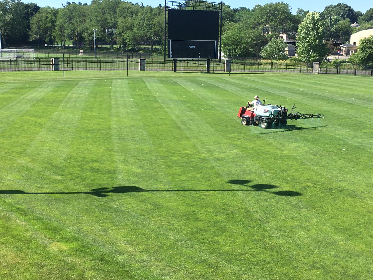 Fairfield University Grounds Crew tweet media
