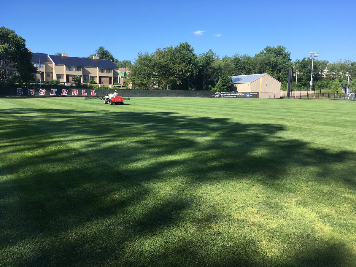 Fairfield University Grounds Crew tweet media