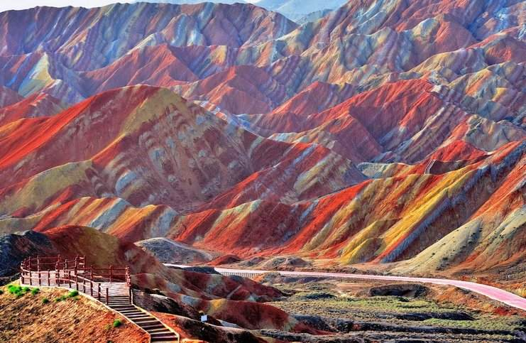 UDCONFUCIUS's tweet photo. The Danxia Landforms of China, or 丹霞地貌 (dānxiá dìmào) as it is known in Chinese, refers to six various landscape areas (Chishui, Taining, Langshan, Danxiashan, Longhushan, and Jianglangshan) found in the sub-tropical zone of southeast China, consisting of steep cliffs... https://t.co/i5WfkkRv4T