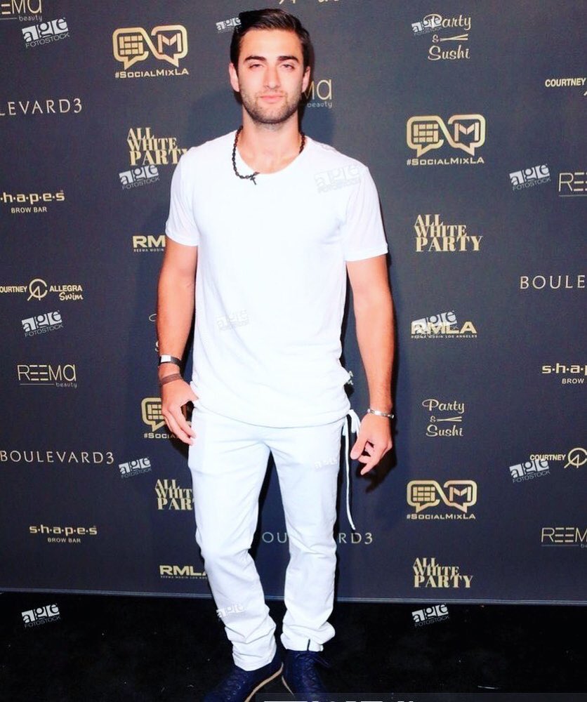 ThemoMeli_Fan's tweet photo. Themo said, "Casper The Georgian Ghost 👻🇬🇪

#allwhite #redcarpetready #gstarraw #themomelikidze #partyparty #actores #los_angeles #saqartvelo #urbanstreetwear #fashiontrends #hollywoodbowl #martialartslife" https://t.co/iUy4eHDtCY