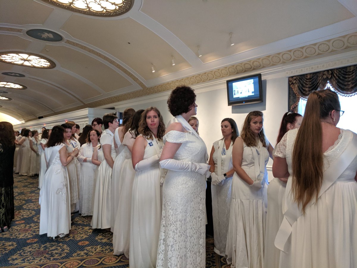 darpages's tweet photo. #darpages are lining up for Opening Night! https://t.co/L8fWtlRKEA