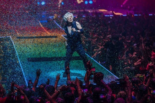 electrastar7's tweet photo. Merci @indochinetwitt, @nicolasirkis @borisjardelofficial pour ce super live youtube.
Hâte de vous voir en 2021.
Merci pour toute cette générosité envers vos fans, on vous aime. #indokiss #indolove #indoxiquée #indofangirl #indofamily https://t.co/zGzBMP3ise