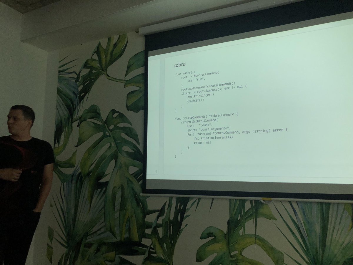 Na fotce vidíte pravděpodobně  největší koncentraci GoLang vývojářů v Praze :-). VSHosting uspořádal  náš první meetup. Chceme kolem GoLang vytvořit komunitu v Praze,  sharovat zkušenosti a znalosti a zavést pravidelné meetupy. Velké díky  kolegům, za uspořádání celé akce.
