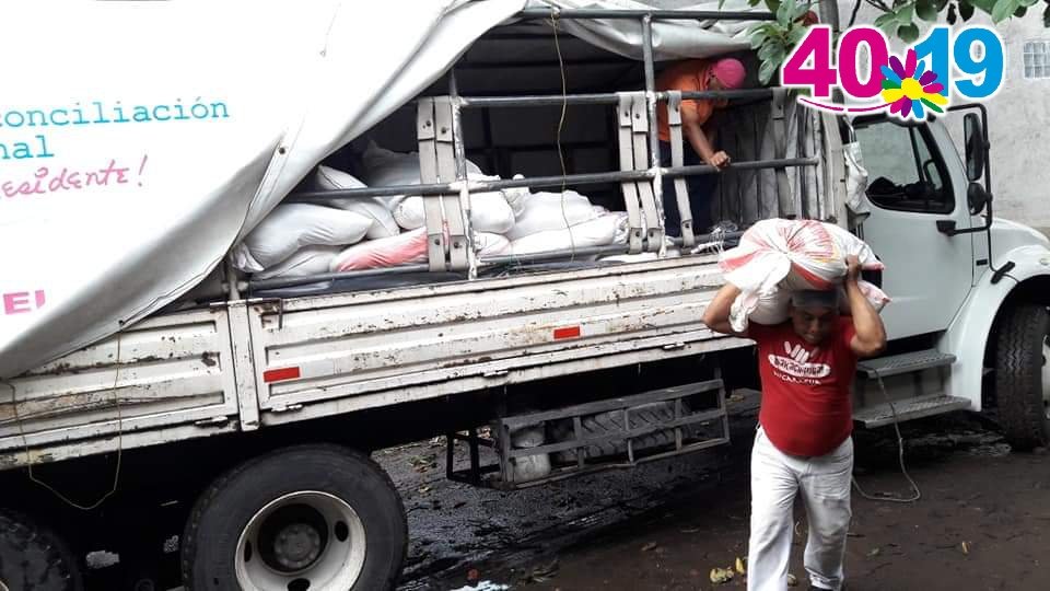 indioFlecheroYu's tweet photo. El #BuenGobiernoSandinista a través del Ministerio de la Familia #MIFAM comenzara con la segunda entrega de paquetes alimenticios del programa #PartosMultiples destinado a mujeres que tuvieron parto gemelar en los 14 municipios de #Matagalpa
#Nicaragua40Revolución @TaniaEl19 https://t.co/hcbOy4tVEV