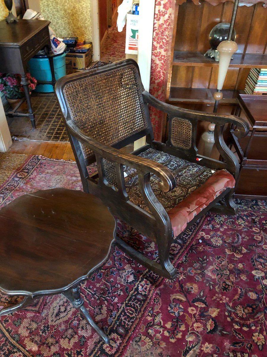 BrimfieldUS's tweet photo. Check it out! we are cleaning out an estate sale in Chicago and we need people to come through to pickup these beautiful Mid-Century pieces before they are TRASHED!!! We can't drop-off any furniture, but they are going on sale for a LOW PRICE!! https://t.co/pWd5m766DM