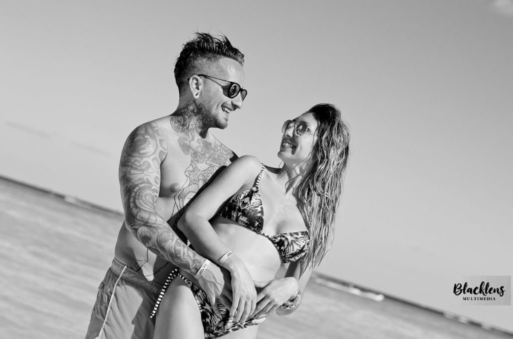 blacklensmulti's tweet photo. Couple's Fun Photo Session at the beach in Playa del Carmen!

#happy #couples #inlove #perfectmatch #perfectforeachother #love #amazingcouple #couplesofinstagram #couplesphotos #romance  #girlfriend #boyfriend  #playadelcarmen #mexico #vacations #caribbean #beach #funinthesun https://t.co/ftHLykTccV