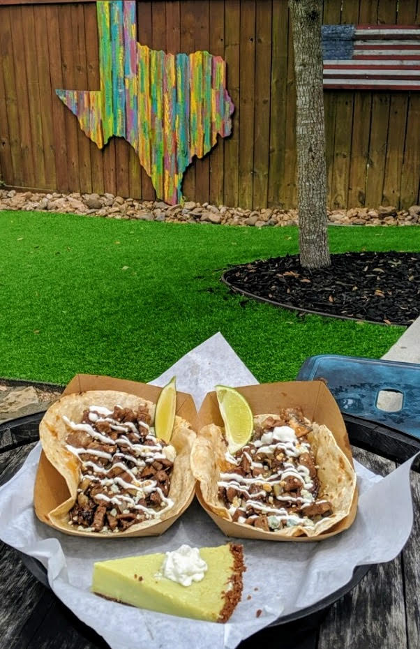 thebetter_half's tweet photo. Today's Date Night Special is two prime rib tacos with demi-glace and blue cheese. Served with dessert for $9.95.
#DateNight #thebetter_half #403eats #HoustonFoodTruck https://t.co/e1RAXAEVLb