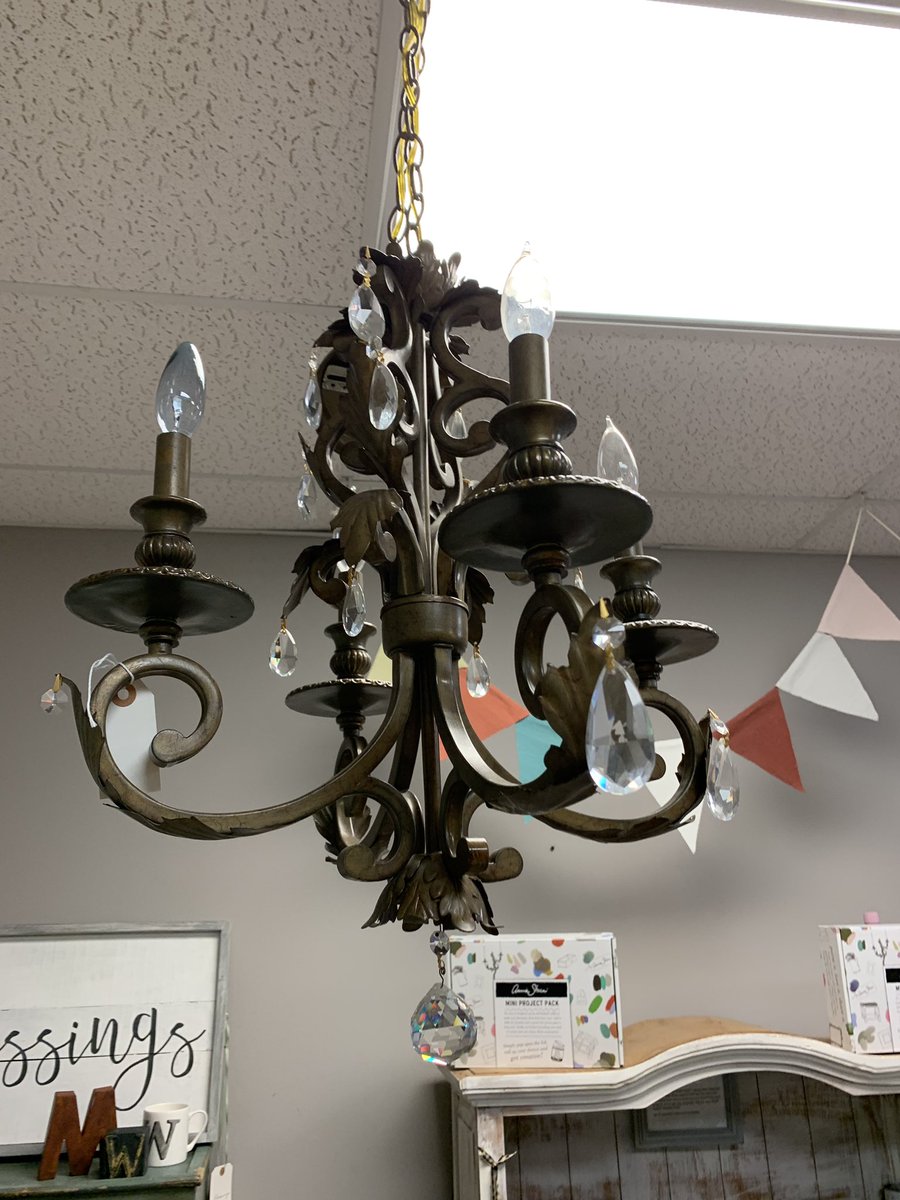 affordantq's tweet image. LIGHTING SALE!
Exclusively from Di Lucca Design by Michelle Casini Green 630-505-1463 #lightingsale #allmethodsofpaymentaccepted #shippingworldwide @diluccachicago 
 @ Affordable Antiques &amp;amp; More