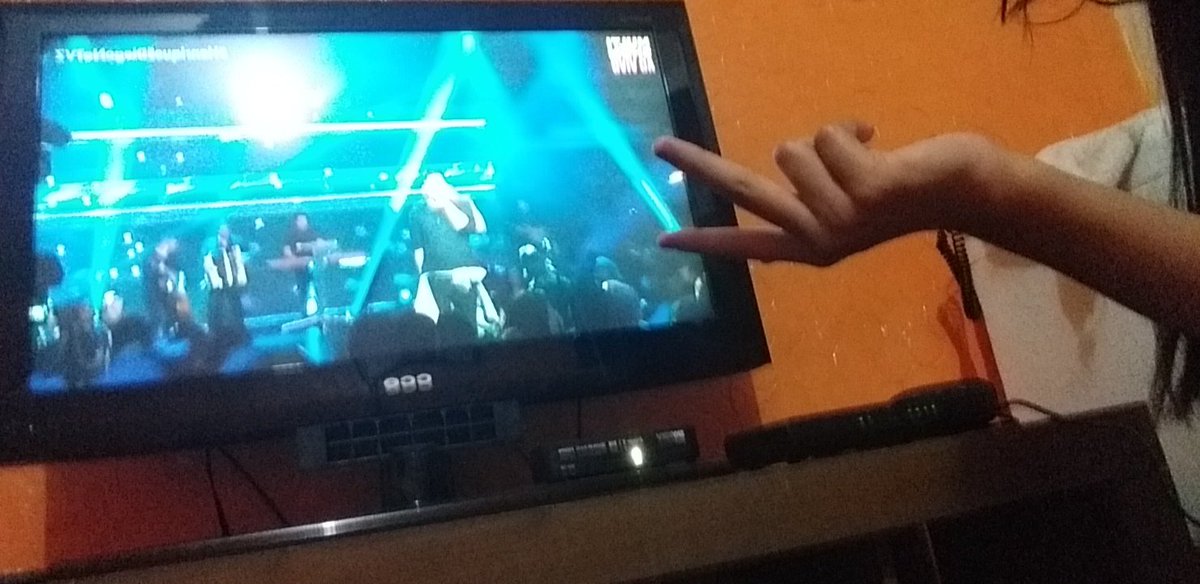 LaryssaSilvah4's tweet photo. @multishow fazendo chapinha na melhor companhia❤ ##HenriqueEDiegoNoTVZ https://t.co/njZ7pEn8Qs