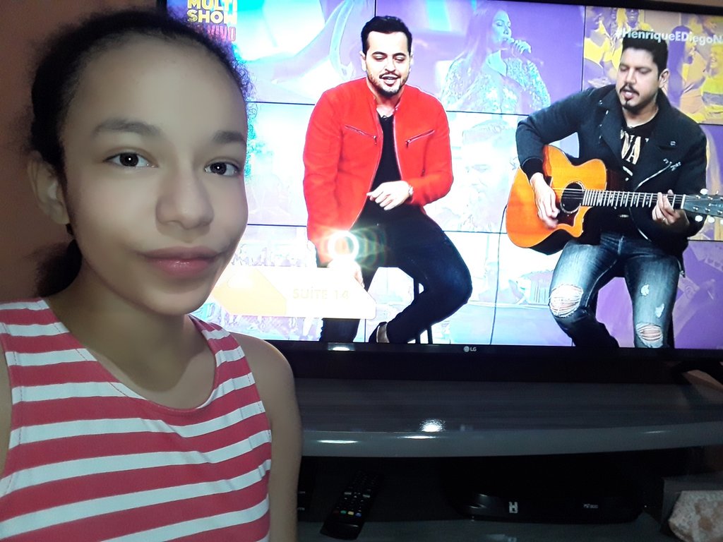LorenaViki1's tweet photo. Aqui assistindo esse  programa  que  amo❤. #HenriqueEDiegoNoTVZ https://t.co/yWiyQoIYUQ