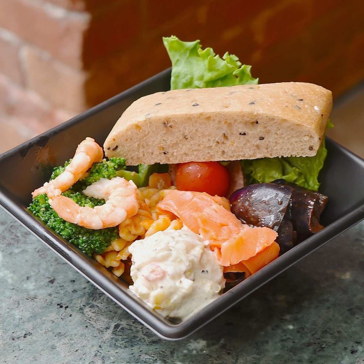 Mezzomikiのディズニーブログ 絶品デリサラダ 東京ディズニーシー ニューヨーク デリ シェフのおすすめセットを紹介 詳しくは T Co T6jz8ux50y