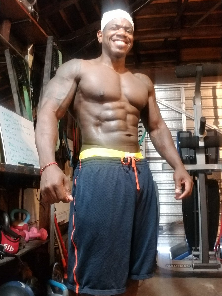 JustworkPreston's tweet photo. Killed that workout #Handsomefury https://t.co/clMhITMPwc