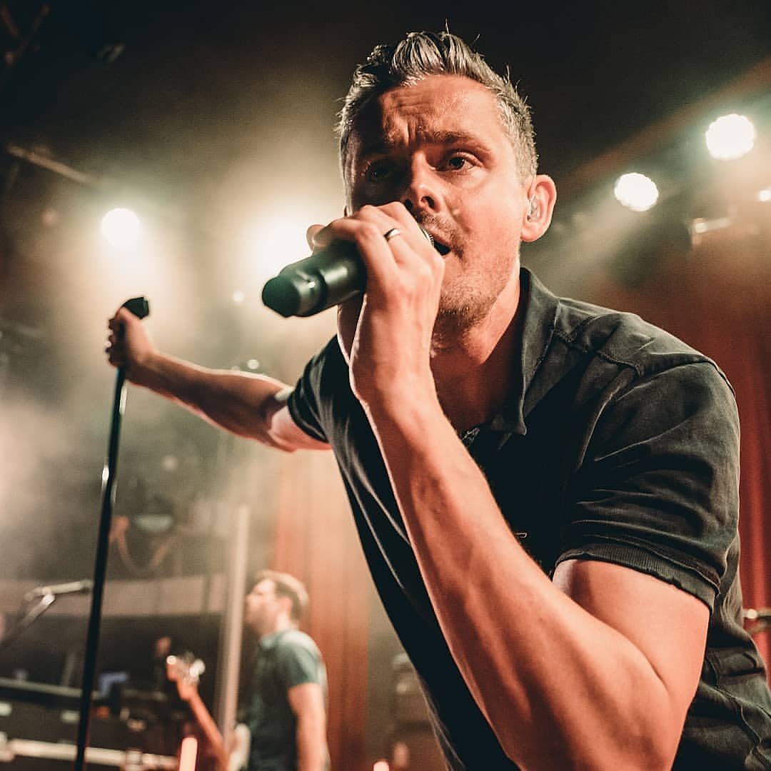keane_mx's tweet photo. Una maravillosa foto más de @TomChaplin en el concierto de hoy de @KeaneOfficial en #LidoBerlin
Thanks to #konzertfotosberlin 👏🏼
📷 #MarkusWerner
https://t.co/ondIEOyC5z
#Keane #LidoBerlin
#TomChaplin https://t.co/MsRPl9FiA9