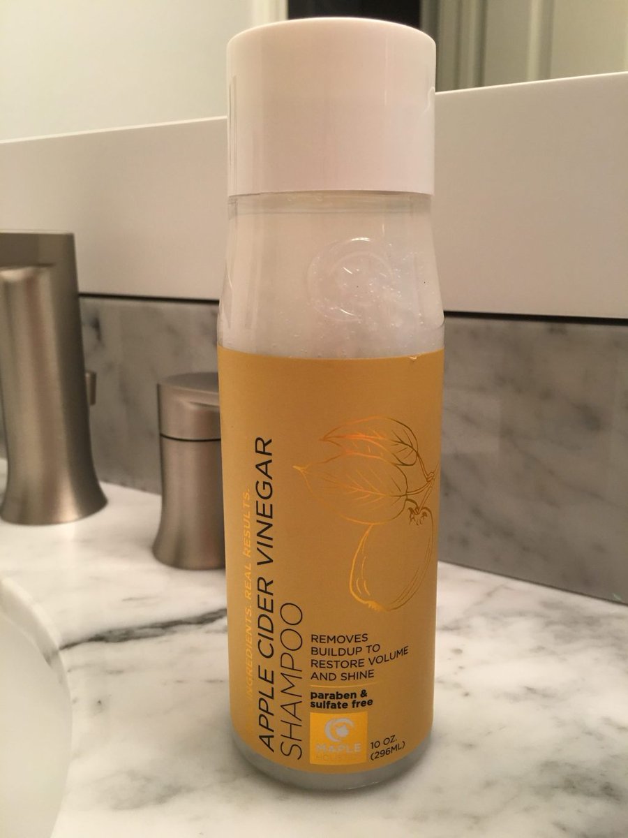 MomFabFun's tweet photo. Apple Cider Vinegar Shampoo by Maple Holistics Helps Restore Hair https://t.co/ShsW31C7We https://t.co/phEgmoRQHo