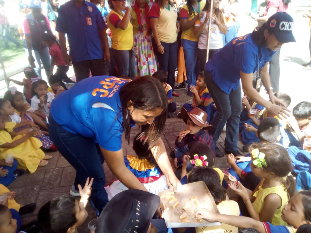 CICPC: Ciudad Guayana, Ciudad Bolívar y Upata enfatizan su compromiso en la lucha contra el uso Indebido y el Tráfico Ilícito de Drogas
<a href="/DouglasRicoVzla/">Douglas Rico</a> <a href="/JSalazarCICPC/">Jhonny Salazar</a>  <a href="/MercyBracho1/">Com. Mercy Bracho</a> <a href="/PRENSACICPC/">PRENSA CICPC</a> <a href="/JesusATeresen67/">Jesús Abraham Teresen Romero</a> @darwincicpc