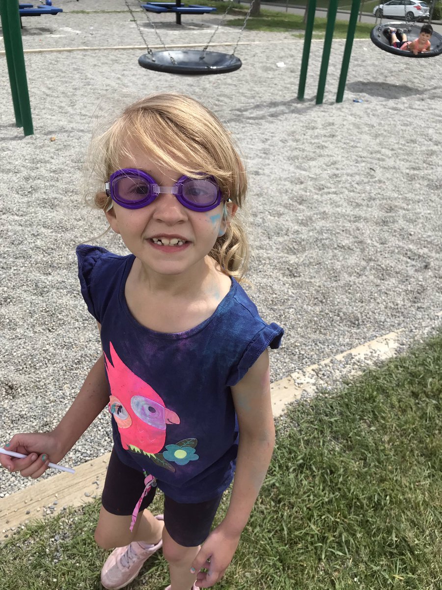 glendalecbe1's tweet photo. More Color Run smiles. :) https://t.co/3MKgGHEDF0