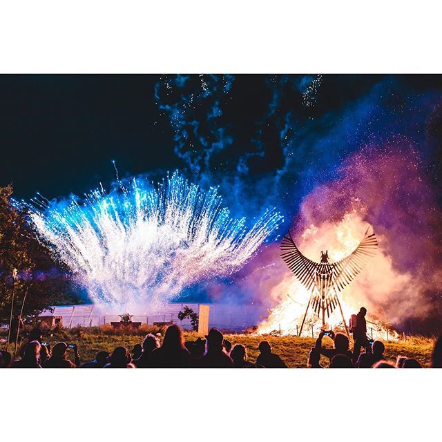 🎆🎆🎆
.
It’s official! 
Glastonbury 2019 is in full swing. Another year with the best team on site <a href="/shangrilaglasto/">Shangri-La</a> 💖 . Such a joy to come home to this site every year and work alongside our Glasto family. .
.
@glastofest #dontbeadick #leavenotrace #lo… ift.tt/2X4a6Bv