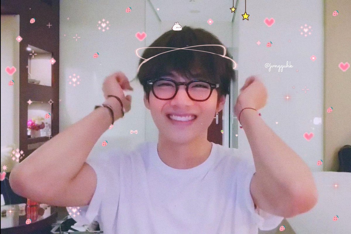 butterseokjin's tweet photo. ˓𝘵𝘪𝘯𝘺 𝘣𝘢𝘭𝘭 𝘰𝘧 𝘩𝘢𝘱𝘱𝘪𝘯𝘦𝘴𝘴˒ https://t.co/QGPqo2A727