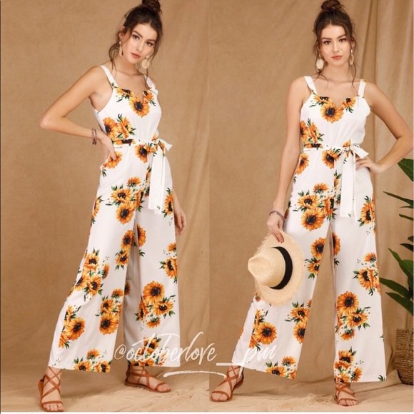 andrealynxo's tweet photo. So good I had to share! Check out all the items I'm loving on @Poshmarkapp #poshmark #fashion #style #shopmycloset #topshop: https://t.co/YEubKzm5ZV https://t.co/sAr8rMWgD2