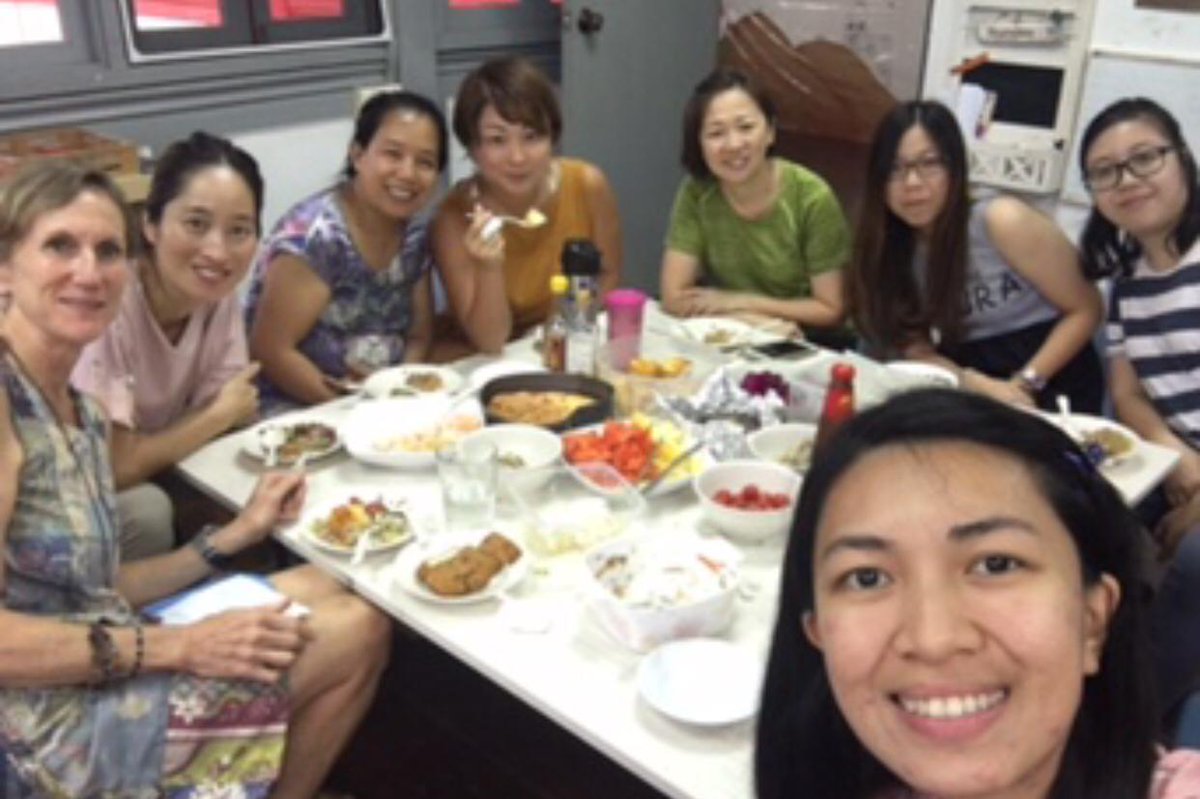 mimtalusan's tweet photo. Topic: culture, food, religion

American, Korean, Filipino, Japanese, Singaporean, Taiwanese, Malaysian.

🇺🇲🇰🇷🇵🇭🇯🇵🇸🇬🇹🇼🇲🇾 https://t.co/T9knR4svbr