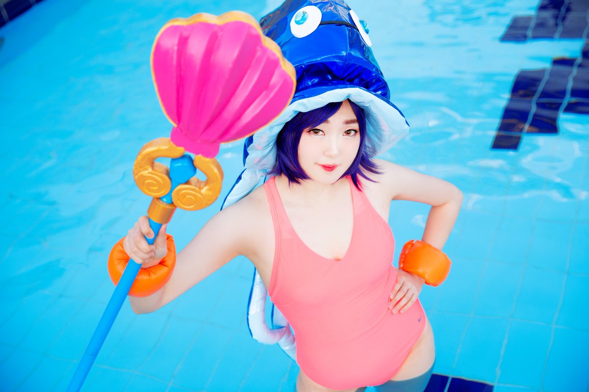 League of Legends - Pool Party Lulu 리그오브레전드 - 수영장 파티 룰루 Cosplay credits to....