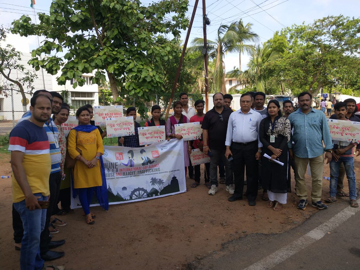Biju Yuva Vahini volunteers in Bhubaneswar Municipal Area carried out an awareness rally on the occasion of International Day Against Drug Abuse And Illicit Trafficking. BYV is committed to build a healthy Odisha.

#NishaKuNa #BYV