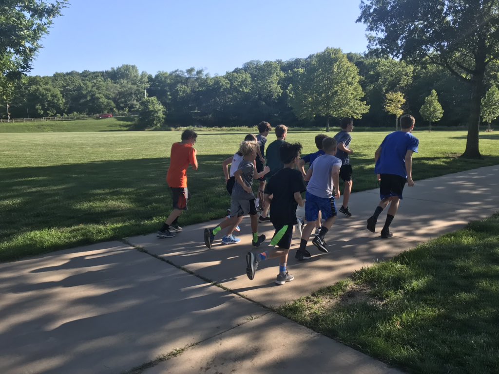 mrsmayfieldtms's tweet photo. Those who run in extreme heat are some of my favorite people. #TMSXC https://t.co/Q8BYWrSMie