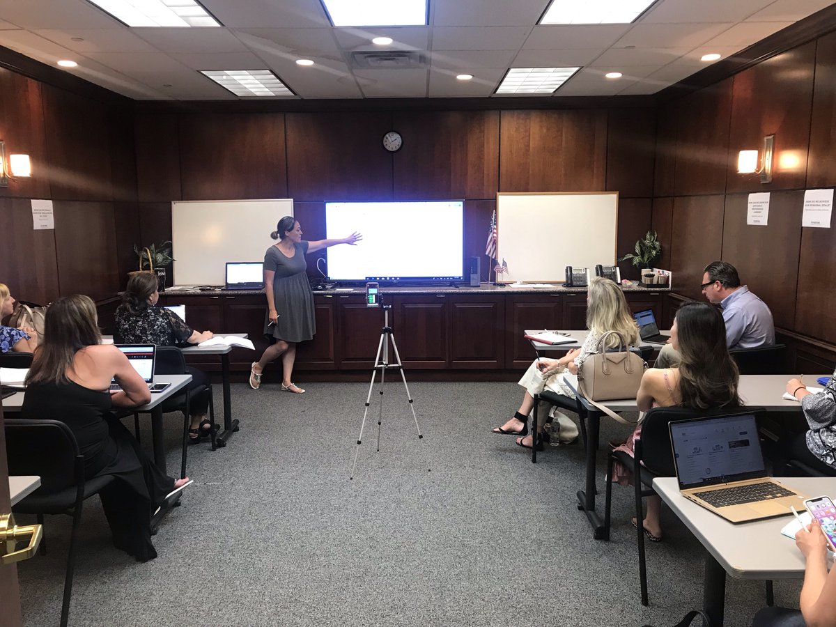 john_mcclintock's tweet photo. Advanced Dotloop & Compliancy training with Heather Ayala, Launch Coach at KW Newtown! Packed house again!!! #KWNewtown #buckscountypa #NewtownPA #realtor #realestate #dotloop https://t.co/cFRCNA0Hr4