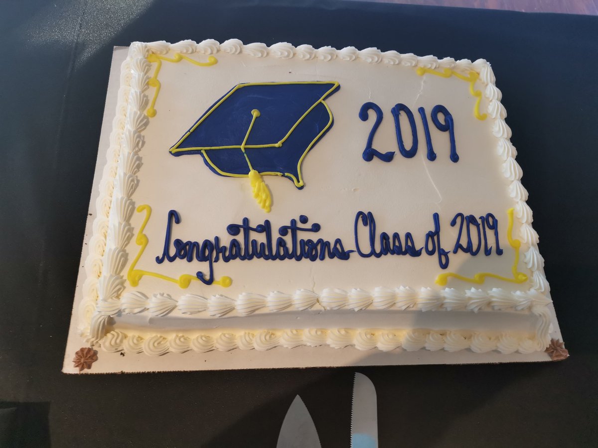 Pathwaysham's tweet image. Nothing sweeter than graduation... Other than the cake! Congrats to our new class of 2019 #Pathways