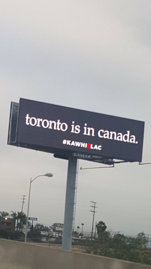 theScore's tweet image. Good observation! 🤔 🤷‍♂️ 🇨🇦 #KawhiWatch    

(📸: @Seauxmali)