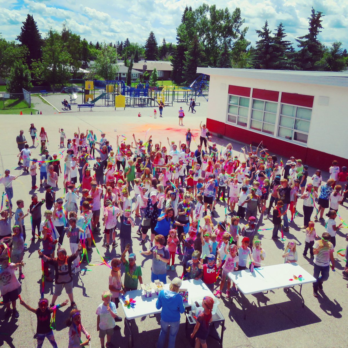 glendalecbe's tweet photo. Today we celebrated our 2018-2019 school year! Activity Day and our first Glendale Colour Run! It was a joyful day of friendship and community ❤️ Thank you volunteers!!! https://t.co/jOlNwNm3yZ