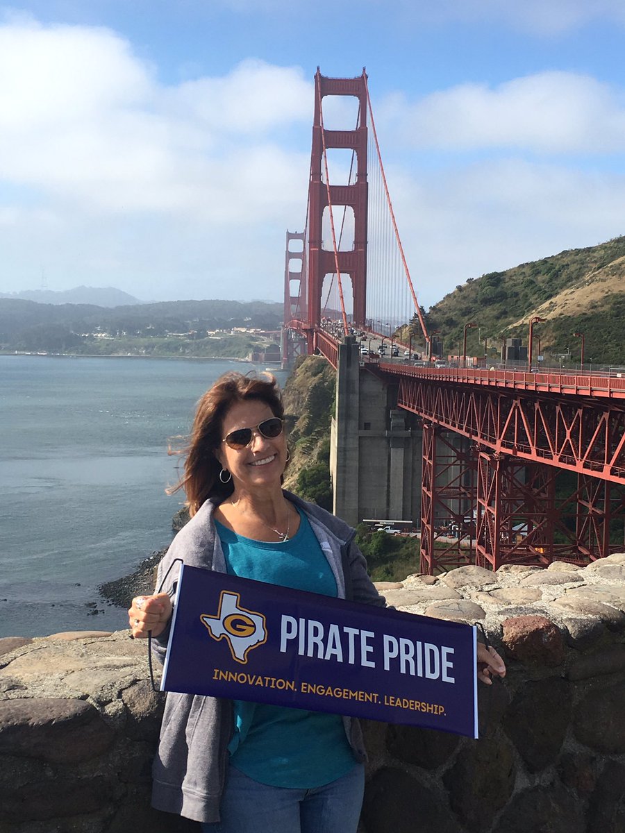 suzanneAES's tweet photo. #pirateproud Hanging our in California https://t.co/St9w8nFapx