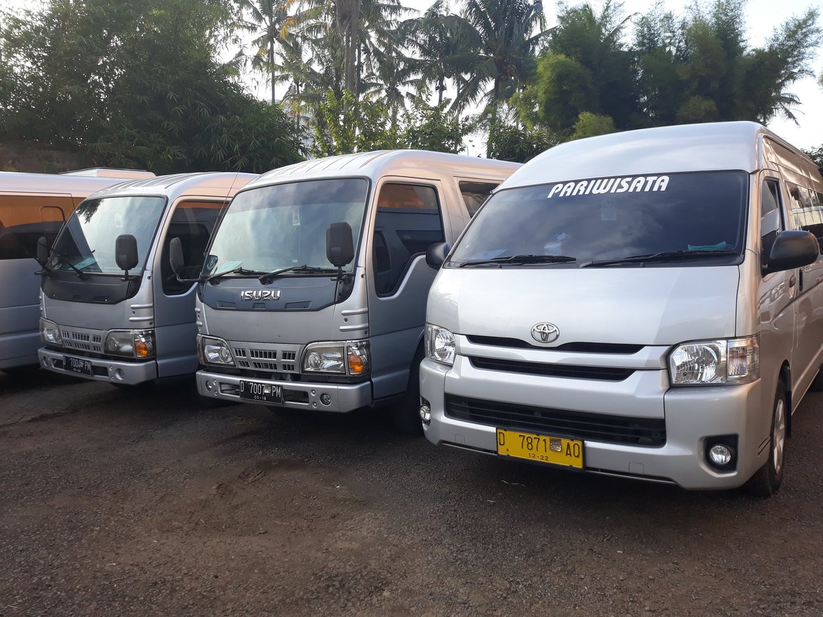 Valensi41's tweet photo. sewa elf dan hiace bandung https://t.co/mk9bWn69CT