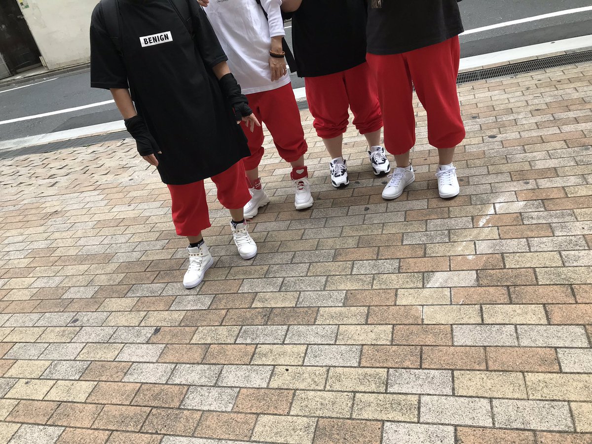 candklove0021's tweet photo. 今からNHKホール行きます🙃❤️
この５人〔写真は４人笑〕見たらお声かけ下さい❤️😆 https://t.co/ZIfJzTNwnG