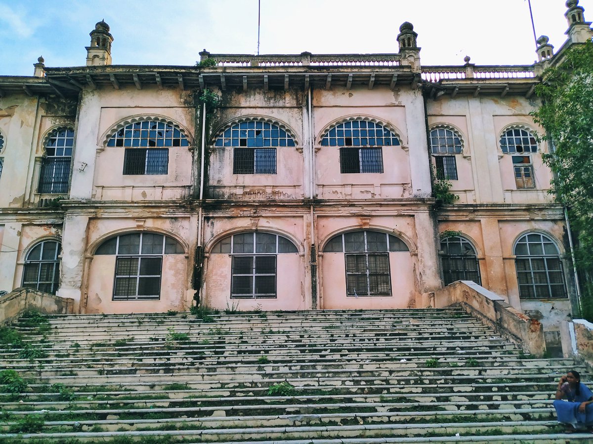 lakshmiprabhala's tweet photo. #SaveErrumManzil 
Today, the foundation stone of the planned #TelanganaAssembly is to be laid at #ErrumManzil. And if things go as planned demolition could start anytime soon.
A petition has been filed -
https://t.co/Er4Ceo6dJz , but none from govt showed up at press-con  /1 https://t.co/SdORWWP4hQ