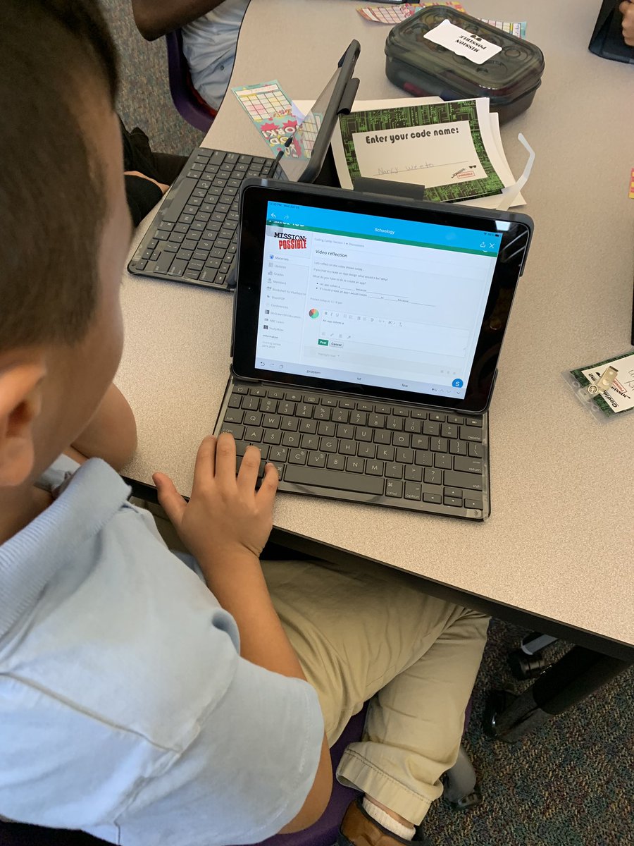 MsAyersGrad's tweet image. From dancing with @SwiftPlayground MeeBot to synthesizing learning in @Schoology discussion posts. Way to go @Alexander_AISD! @AliefTech #AliefCodingCamp #EveryoneCanCreate