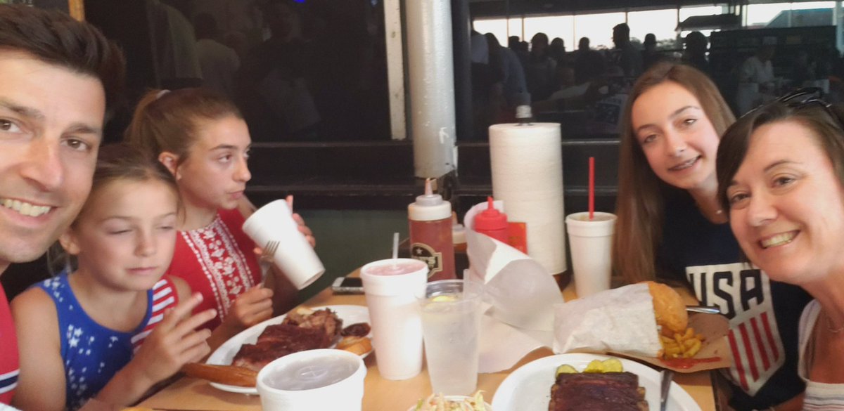 CAHutzler's tweet photo. Pre-game nourishment!
#rocketpig ๐๐ท
#GoldCup2019 ๐บ๐ฒ๐ต๐ฆ
#hutztory https://t.co/TuhMT8zvBW