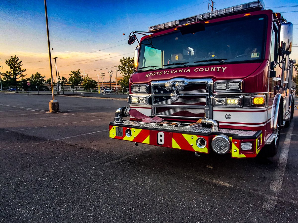 ThornburgFire8's tweet photo. Today the crew attended some good training at @MWHCConnection. Then opted for some ice cream at Carl's Icecrem.
#alwaystraining
#forthem
#thornburgfire
#onefifth
@SpotsyFREM
@SpotsyVFD
@FxbgRescue
@MWHCConnection https://t.co/PGLaaB8Tmz