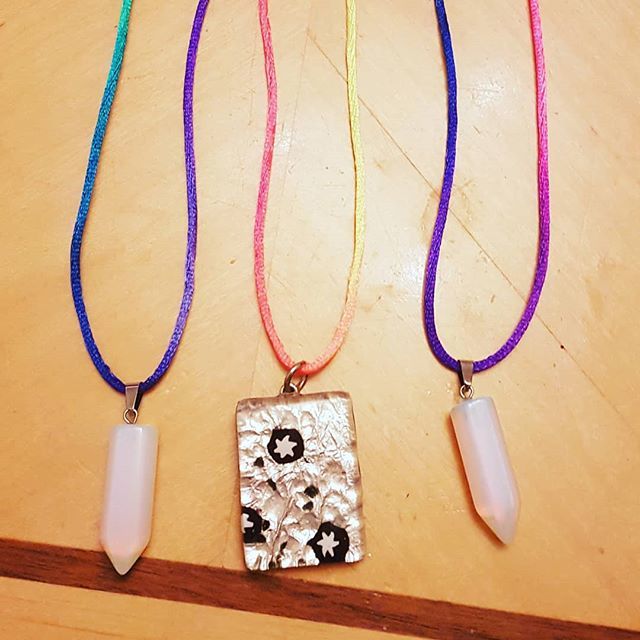 Totally in love with these necklaces... got a feeling the middle one may stay in my jewellery box!

#rainbow #opalite #bright #necklace #festivaljewelry #festivaljewellery #festivalnecklace #handmadenecklace #handmade #handmadejewelry #handmadejewellery … ift.tt/2IOU4r7