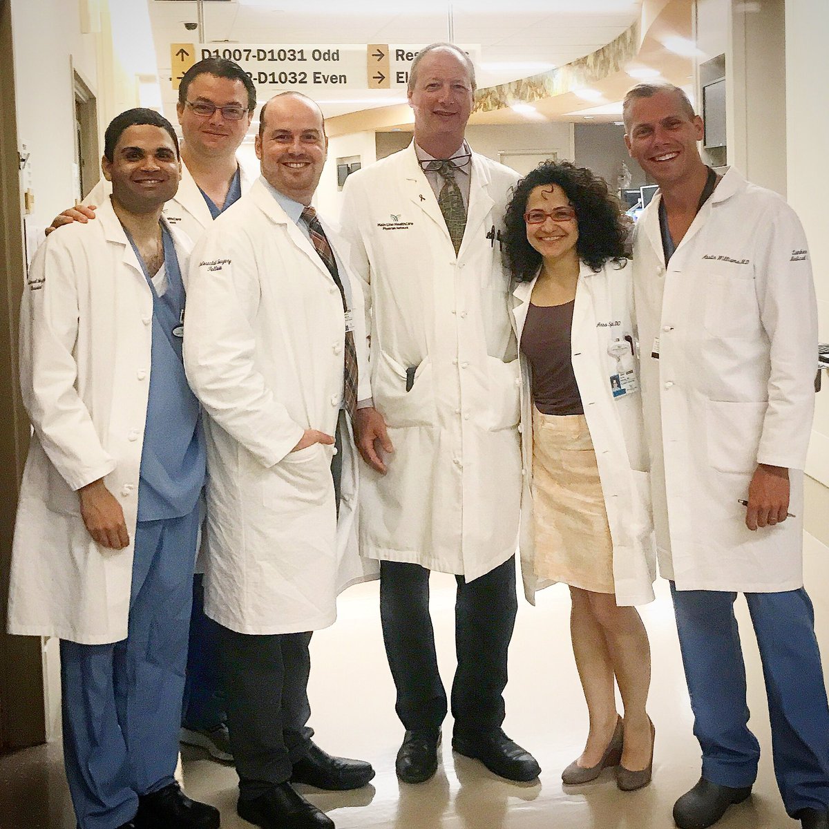 JohnMarksMD's tweet image. Incredibly honored to receive the Smink RESIDENT TEACHING AWARD at Lankenau Med Center.   Few honors are as great as the privilege to train the next generation of surgical leaders.  So happy to help move the surgical field forward.  Growing the surgical tree #Mainlinehealth