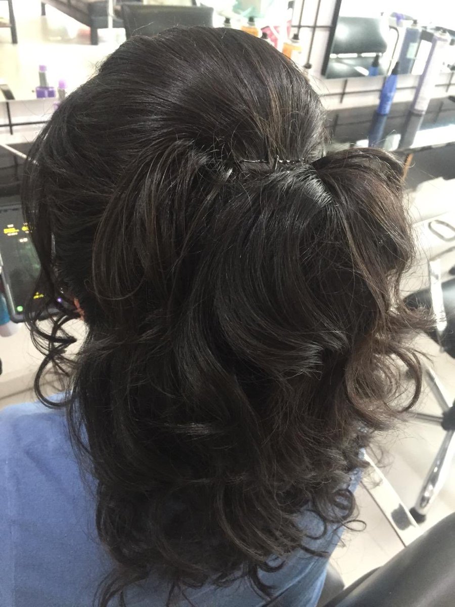 envymx's tweet photo. Peinado en cascada 👌🏻 ideal para darle volumen a tu cabello en tus eventos sociales. 
-
-
-
#hidratacioncapilar #hidratantes #haircut #hairstyle #peinados https://t.co/Ai8FVIB2MK