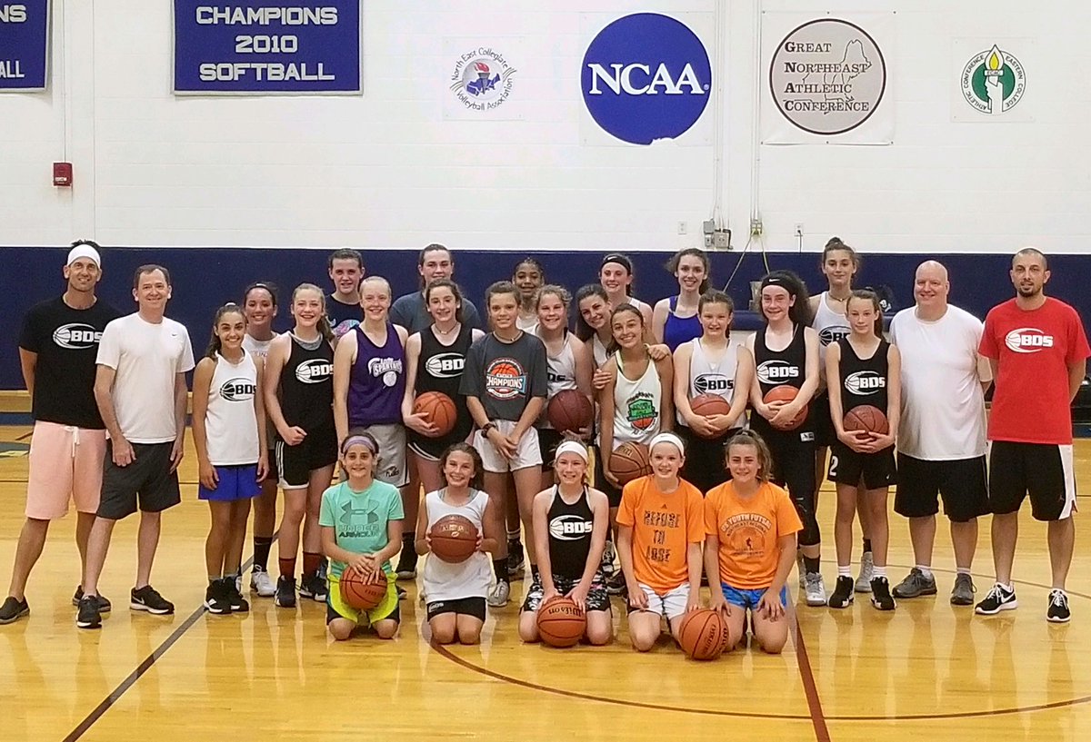 What an awesome first night of Summer Hoop School‼️ These athletes could have been doing something else but they were in the gym getting better. #MinutesAreEarnedInTheOffseason #HardWorkAlwaysPaysOff