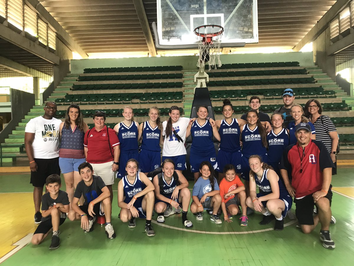 Thankful for all these people in this picture, plus many more that made this trip so incredible! God definitely blessed us with such an amazing experience that we will never forget❤️🇩🇴 #biggerthanbasketball