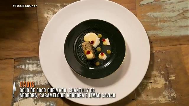 TopChefBrasil's tweet photo. Dadis conseguiu se redimir com as sobremesas e conquistou os jurados #FinalTopChef https://t.co/BL1r5CeYyx