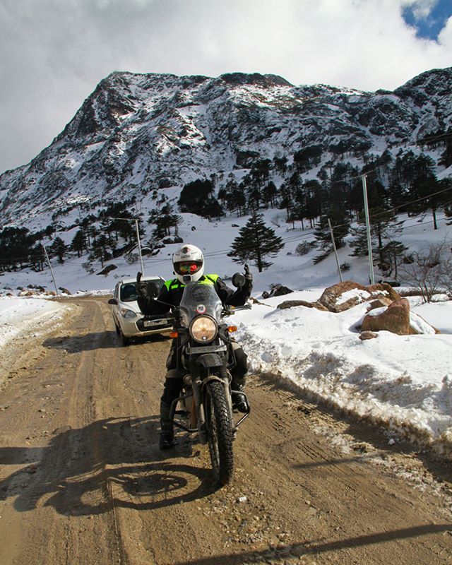 weekendonwheel2's tweet photo. Words can't express what was my feeling at this point and time. .
.
.
Riding gears @solacegears
Riding shoes @orionmotorsridingstore
.
.
.
#wow #weekendonwheels #tawang #instapic #picoftheday #instadaily #instagood #instamood #videooftheday #iger #instag… https://t.co/buz57H3TfS https://t.co/a7oPXkFMIT