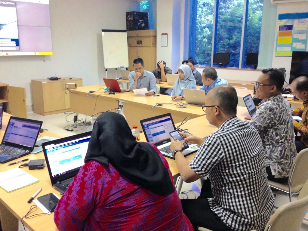 ptik_bppt's tweet image. Pelatihan SIMRAL modul penganggaran untuk  BPKAD Kabupaten Kotawaringin Timur sebagai salah satu mitra Simral yang diselenggarakan di PTIK BPPT Serpong 26 - 27 Juni 2019 
#SolidSmartSpeed #simral #PTIKBPPT #BPPTSolidSmartSpeed #eservices