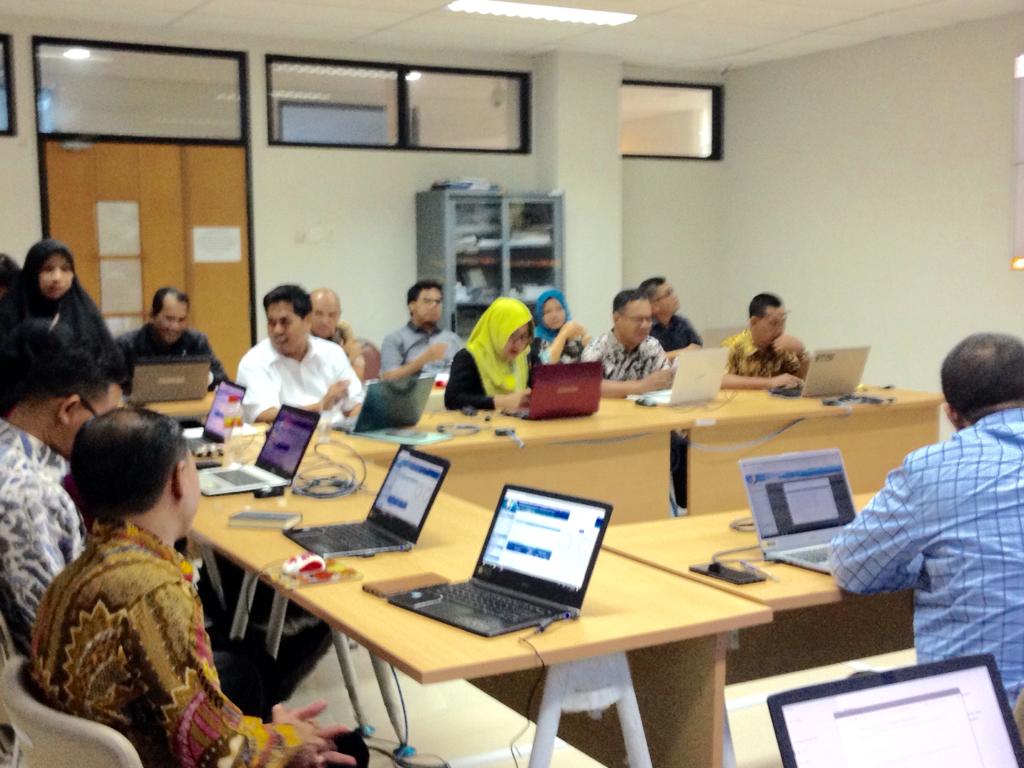 ptik_bppt's tweet image. Pelatihan SIMRAL modul penganggaran untuk  BPKAD Kabupaten Kotawaringin Timur sebagai salah satu mitra Simral yang diselenggarakan di PTIK BPPT Serpong 26 - 27 Juni 2019 
#SolidSmartSpeed #simral #PTIKBPPT #BPPTSolidSmartSpeed #eservices