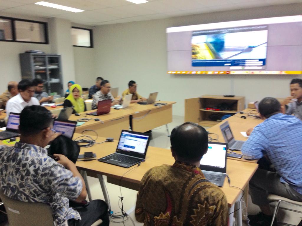 ptik_bppt's tweet image. Pelatihan SIMRAL modul penganggaran untuk  BPKAD Kabupaten Kotawaringin Timur sebagai salah satu mitra Simral yang diselenggarakan di PTIK BPPT Serpong 26 - 27 Juni 2019 
#SolidSmartSpeed #simral #PTIKBPPT #BPPTSolidSmartSpeed #eservices