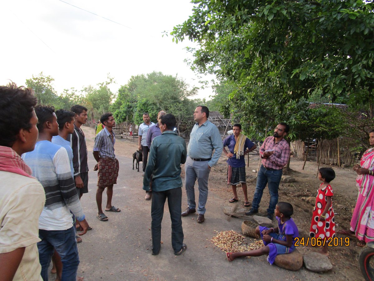 dm_malkangiri's tweet photo. Kurub is one of the remotest and extreme LWE affected villages of in Bodigetta GP Malkangiri district, even to the extent that one road project https://t.co/tNSe0HO1fq
#RDOdisha, #CMOdisha, #odisha, #malkangiri, #aspirationalDistricts, #rdmodisha, #PRDeptOdisha https://t.co/8c7ZbwPZNe
